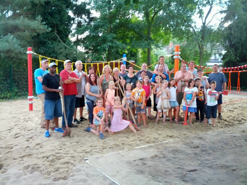 Du betrachtest gerade Mit der Schaufel in die Schule